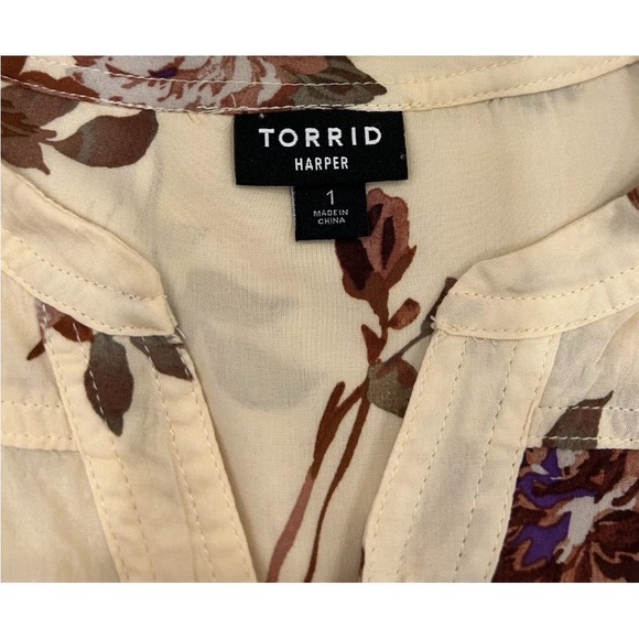 Torrid Blouse Pullover Challis Floral Tan Roll Tab Sleeve Sz 1 - Picture 7 of 9
